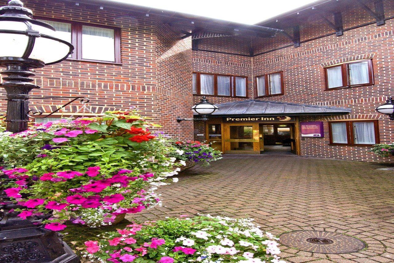 Premier Inn Tonbridge Exterior photo