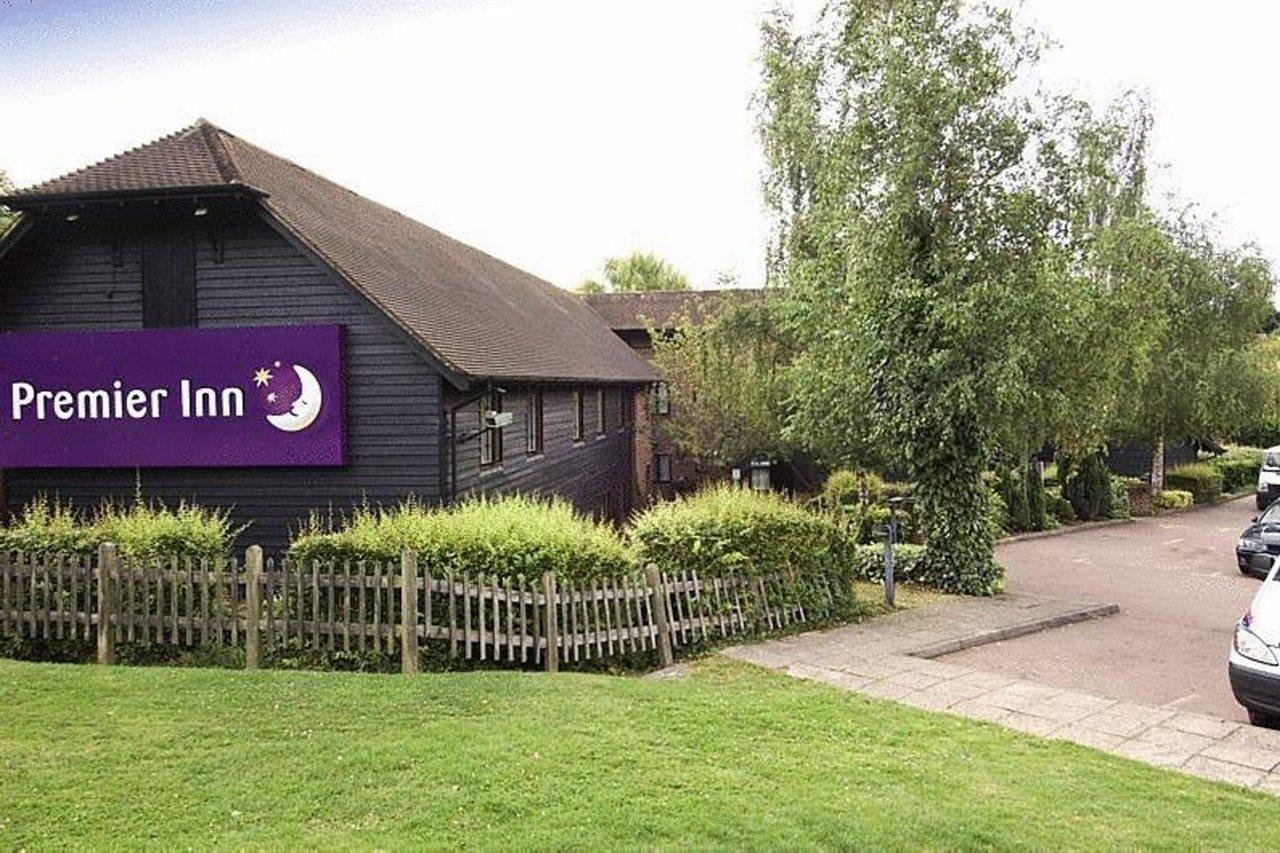 Premier Inn Tonbridge Exterior photo